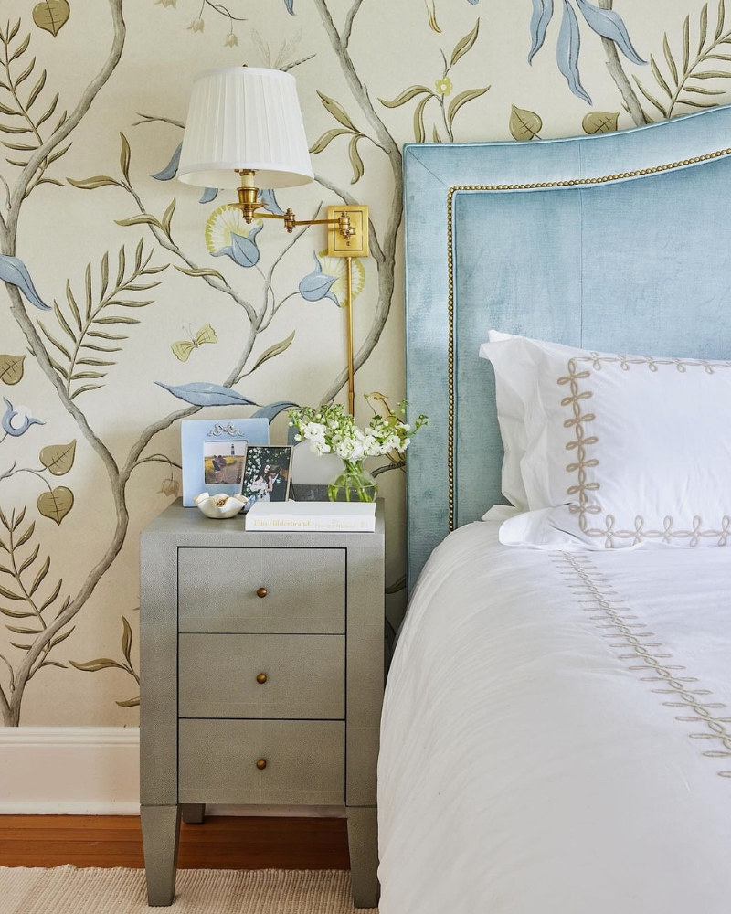 visual comfort swing arm wall light in carly Riordan's primary suite