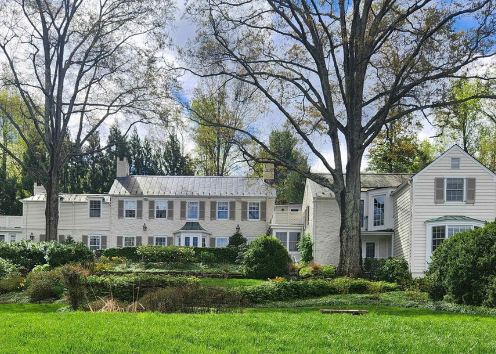 610 Ivy Ln, Charlottesville, VA 22901