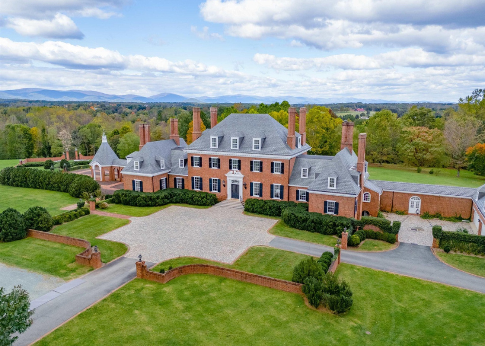375 Farmington Dr, Charlottesville, VA 22901