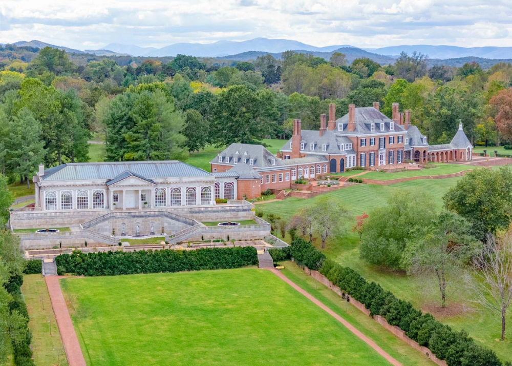 375 Farmington Dr, Charlottesville, VA 22901